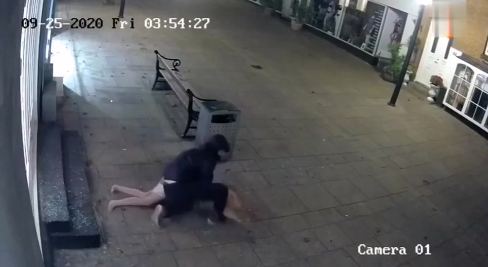 Maske Räuber fickten die Geliebte