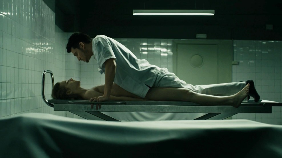 Albas Ribas Corpse von Anna Fritz