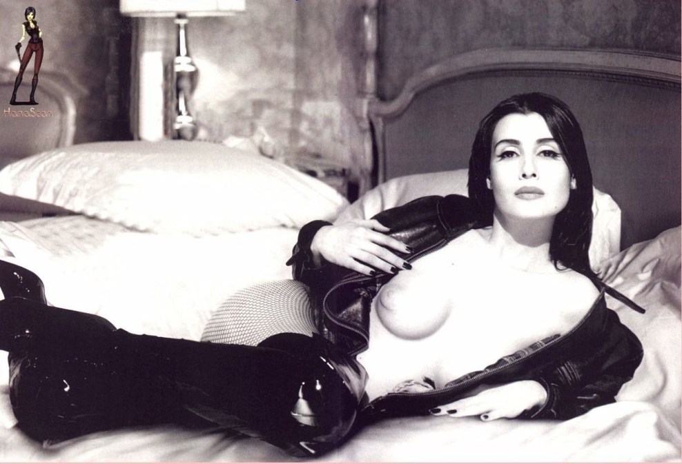 Claudia ruft Pornofilme an